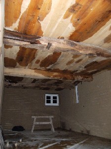 die Decke zum Dachboden.JPG